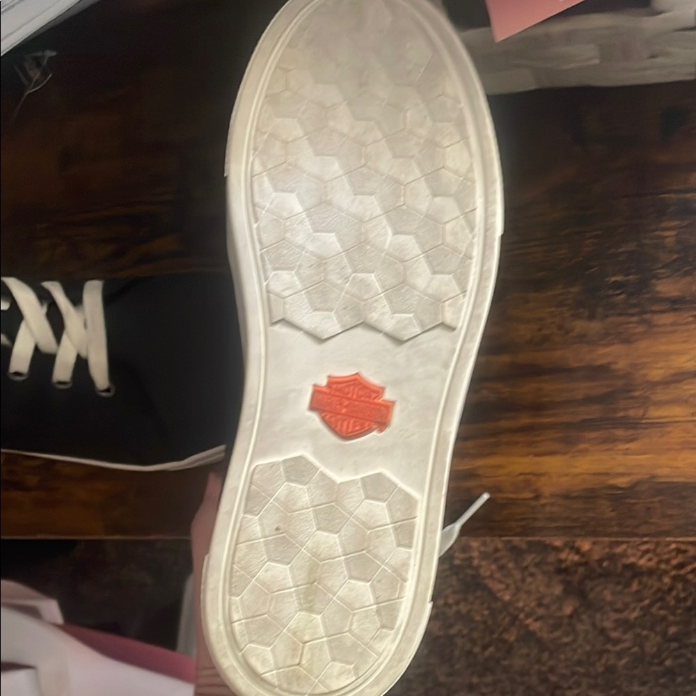 Harley-Davidson Black and White Sneakers with Classic Design - Picture 2 of 4